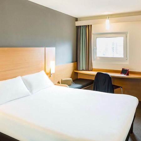 Готель Ibis Leeds Centre Marlborough Street Екстер'єр фото